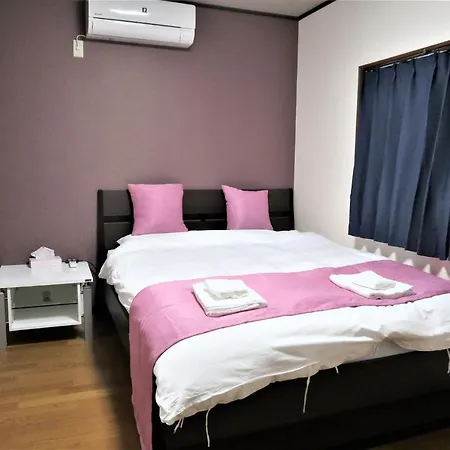 Sakura House: Traditional Guest House with Wi-Fi near Tsuruhashi